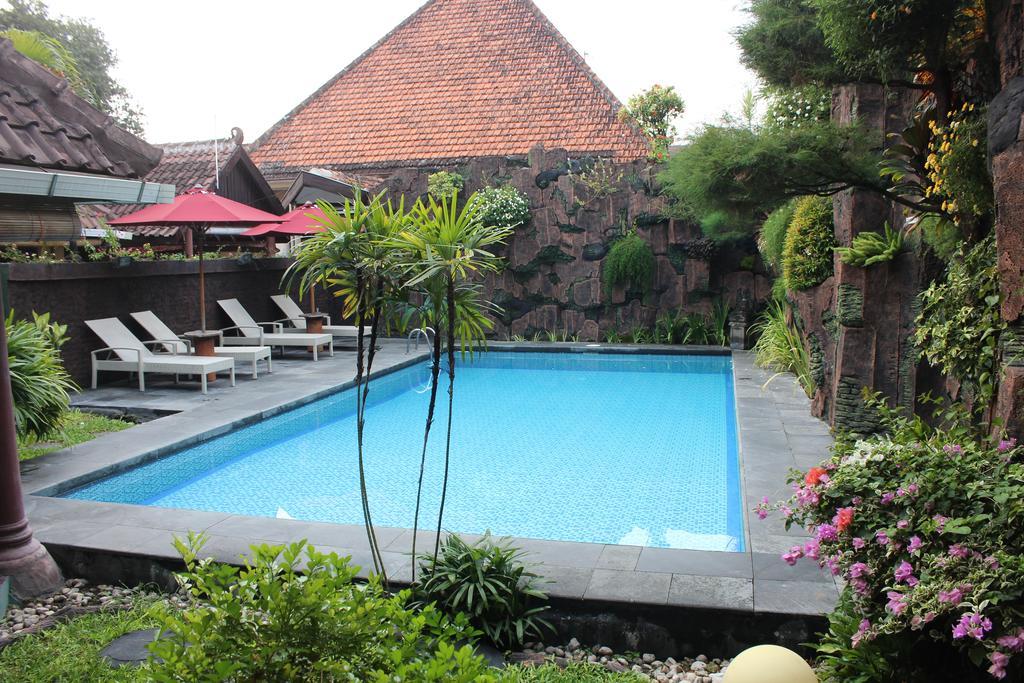 Prambanan Guesthouse Yogyakarta Exterior photo